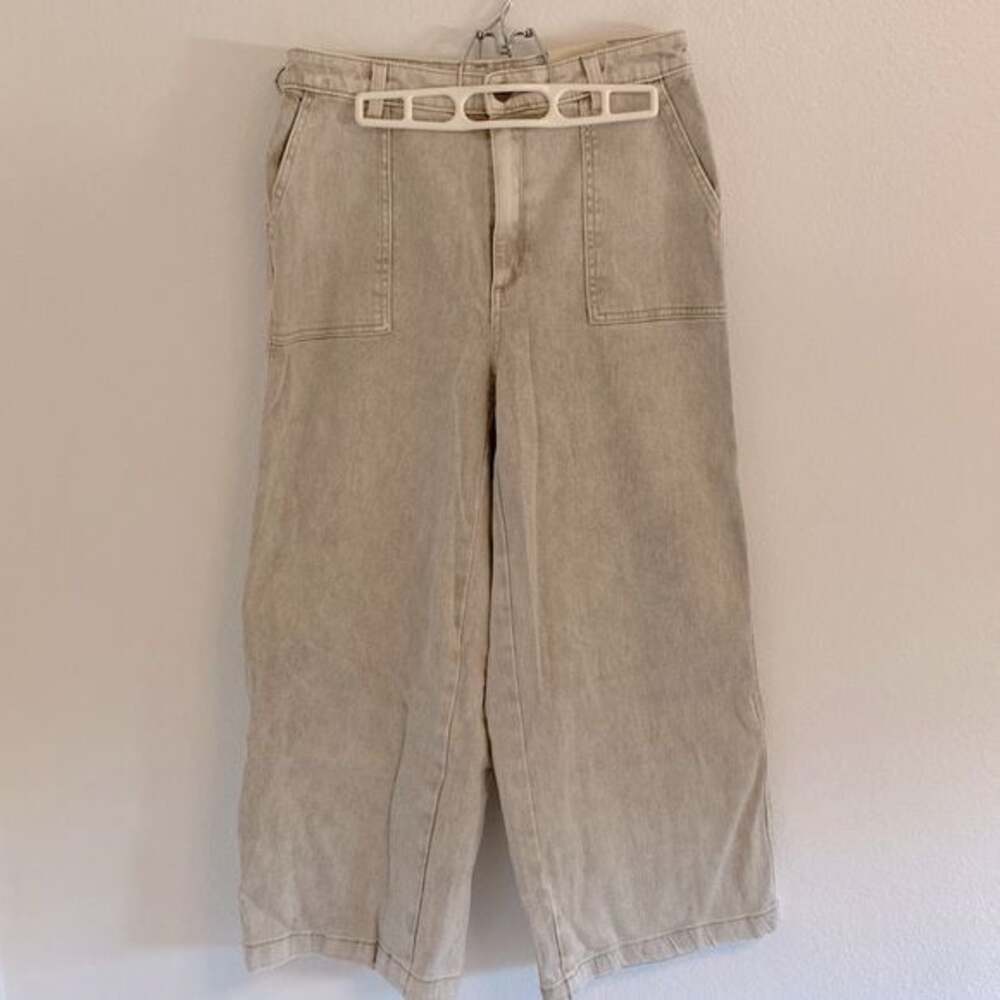 Size 8 Universal Thread Jeans